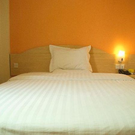 7 Days Inn Shanghai Hongkou Football Stadium Branch ภายนอก รูปภาพ